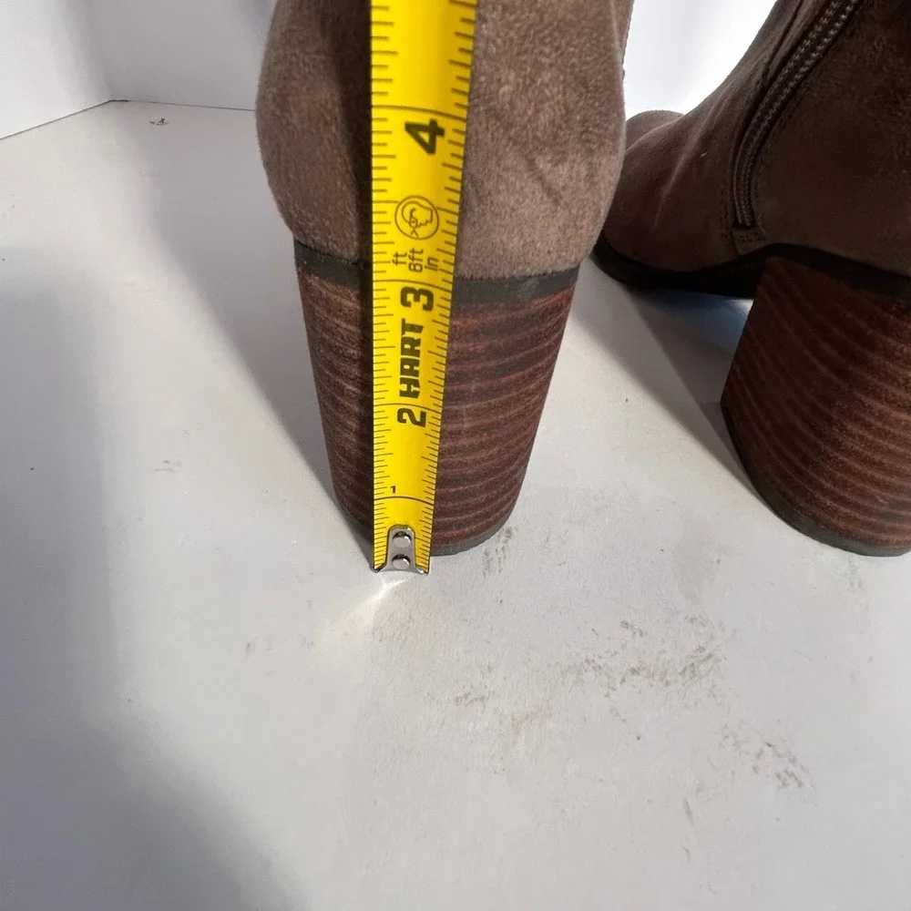 bp taupe suede